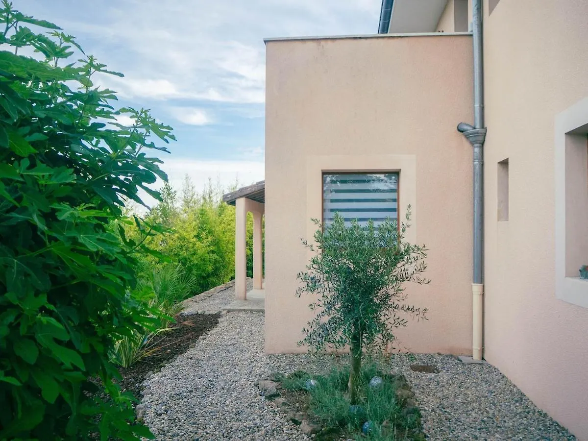 Gite Location Climatise Avec Piscine Commune En Ardeche Joyeuse