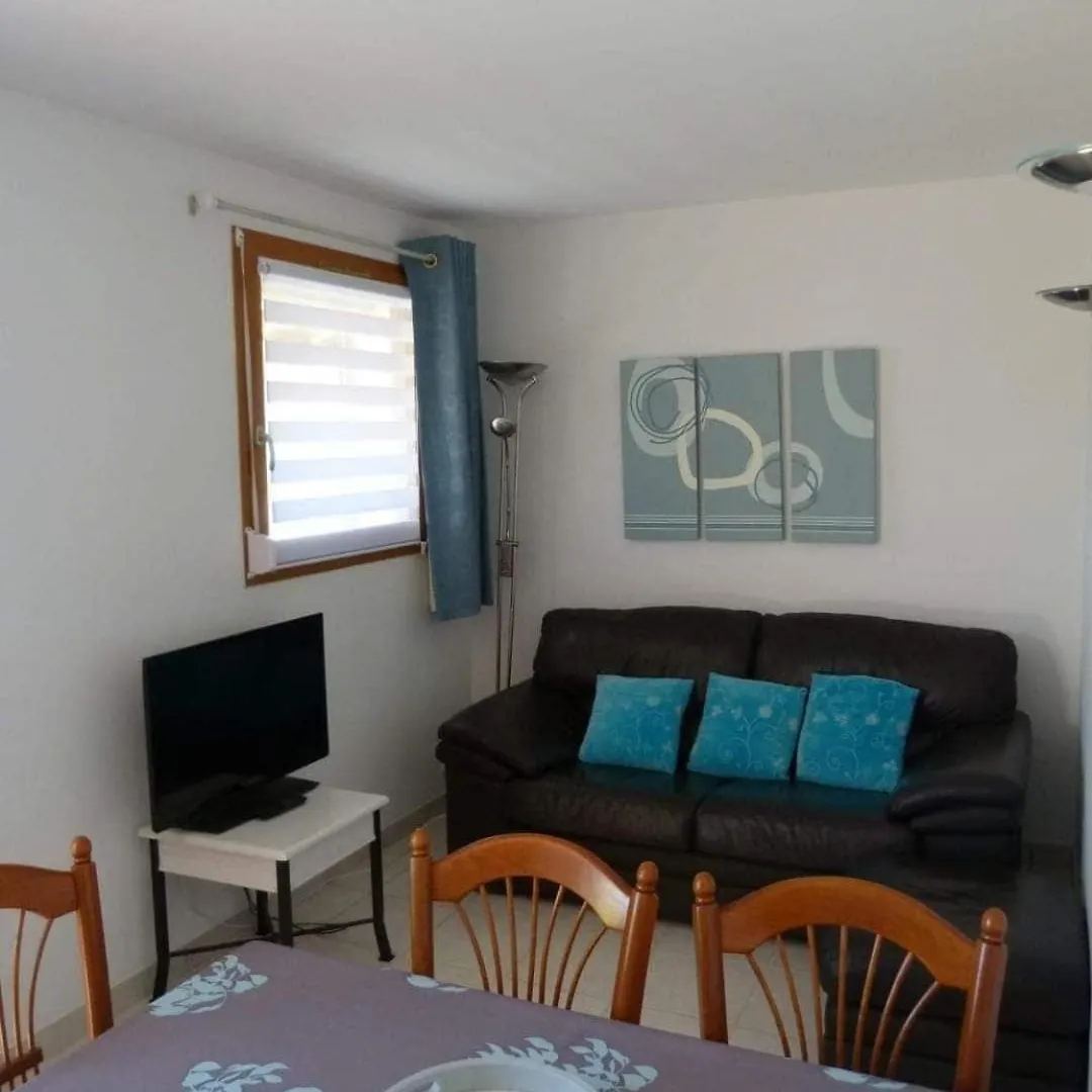 Holiday home Gite Location Climatise Avec Piscine Commune En Ardeche Joyeuse